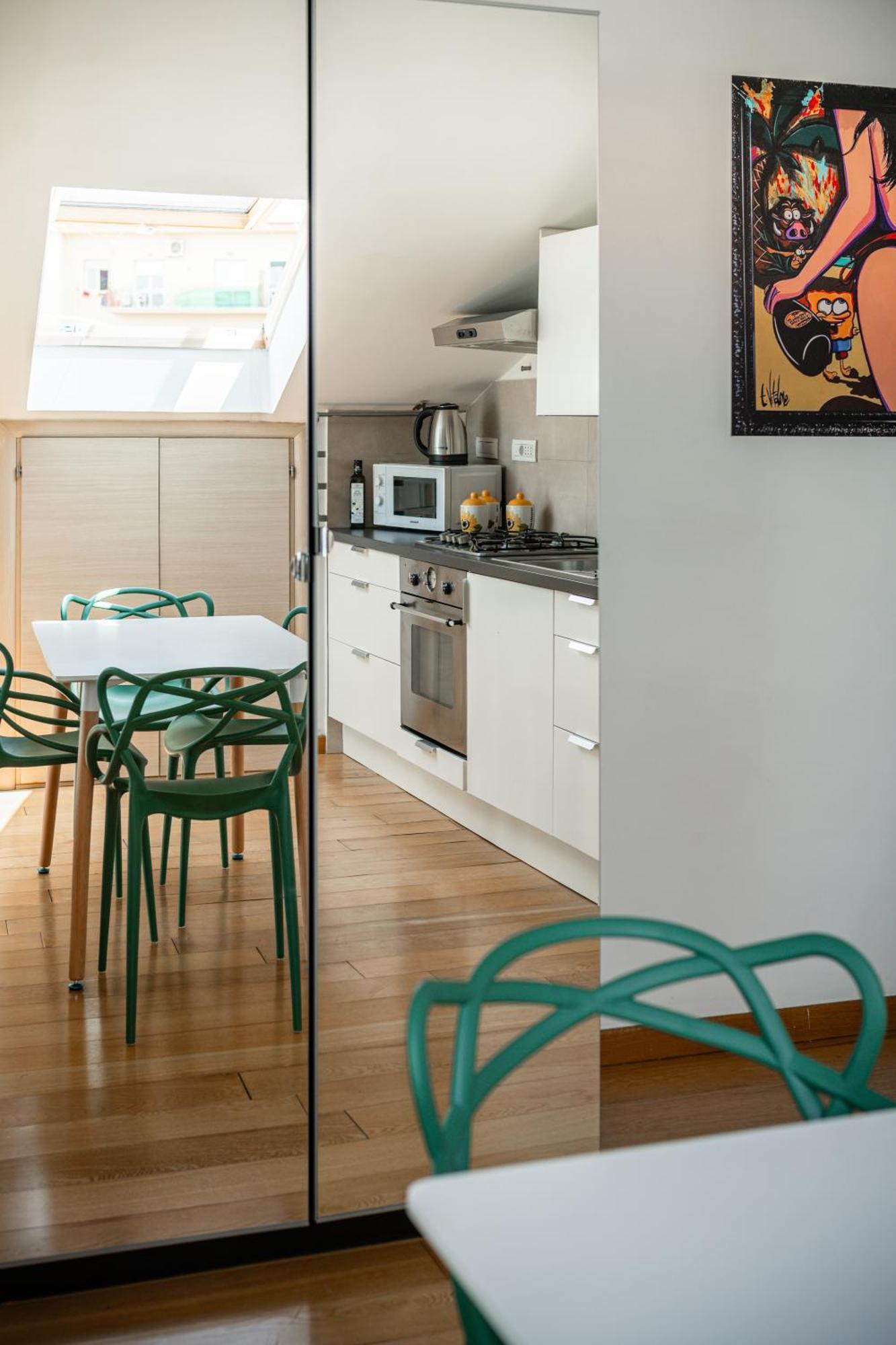 Apartment Napolidays Mansarda Garibaldi By Dimorra Naples