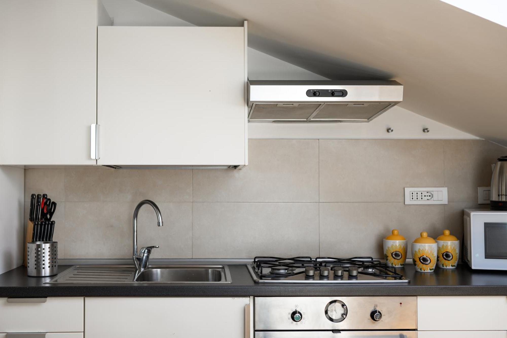 Apartment Napolidays Mansarda Garibaldi By Dimorra
