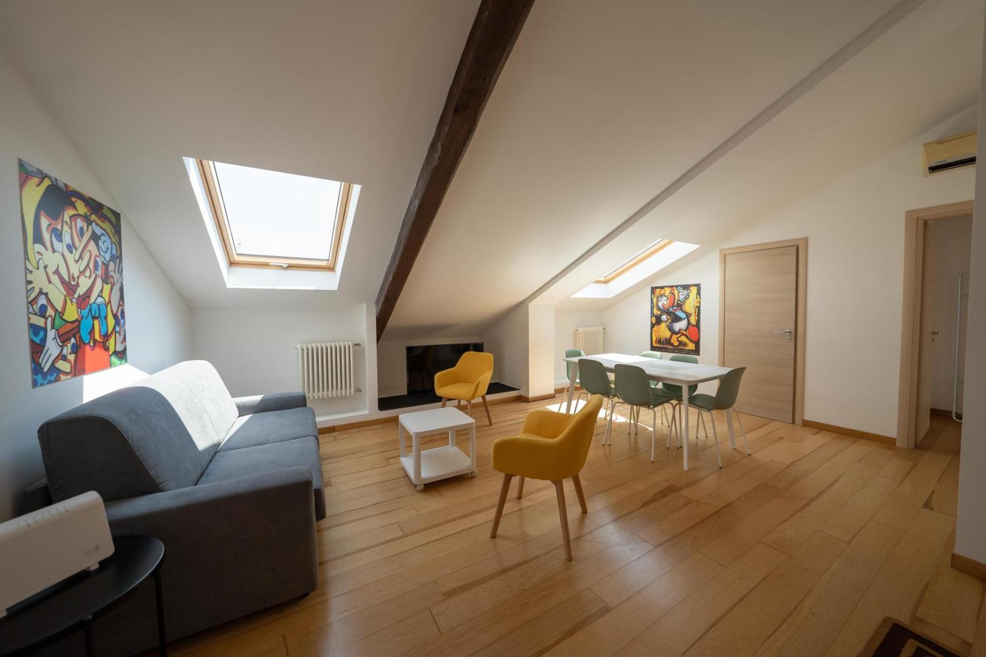 Apartment Napolidays Mansarda Garibaldi By Dimorra Naples